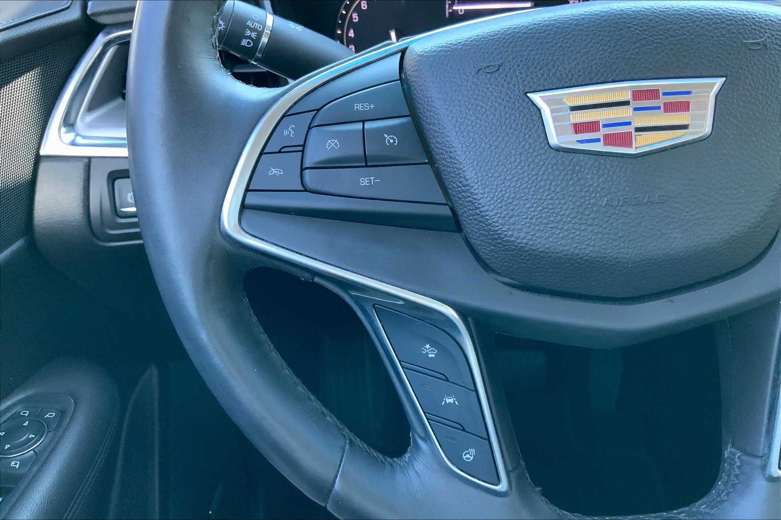 2017 Cadillac XT5 Luxury photo 21