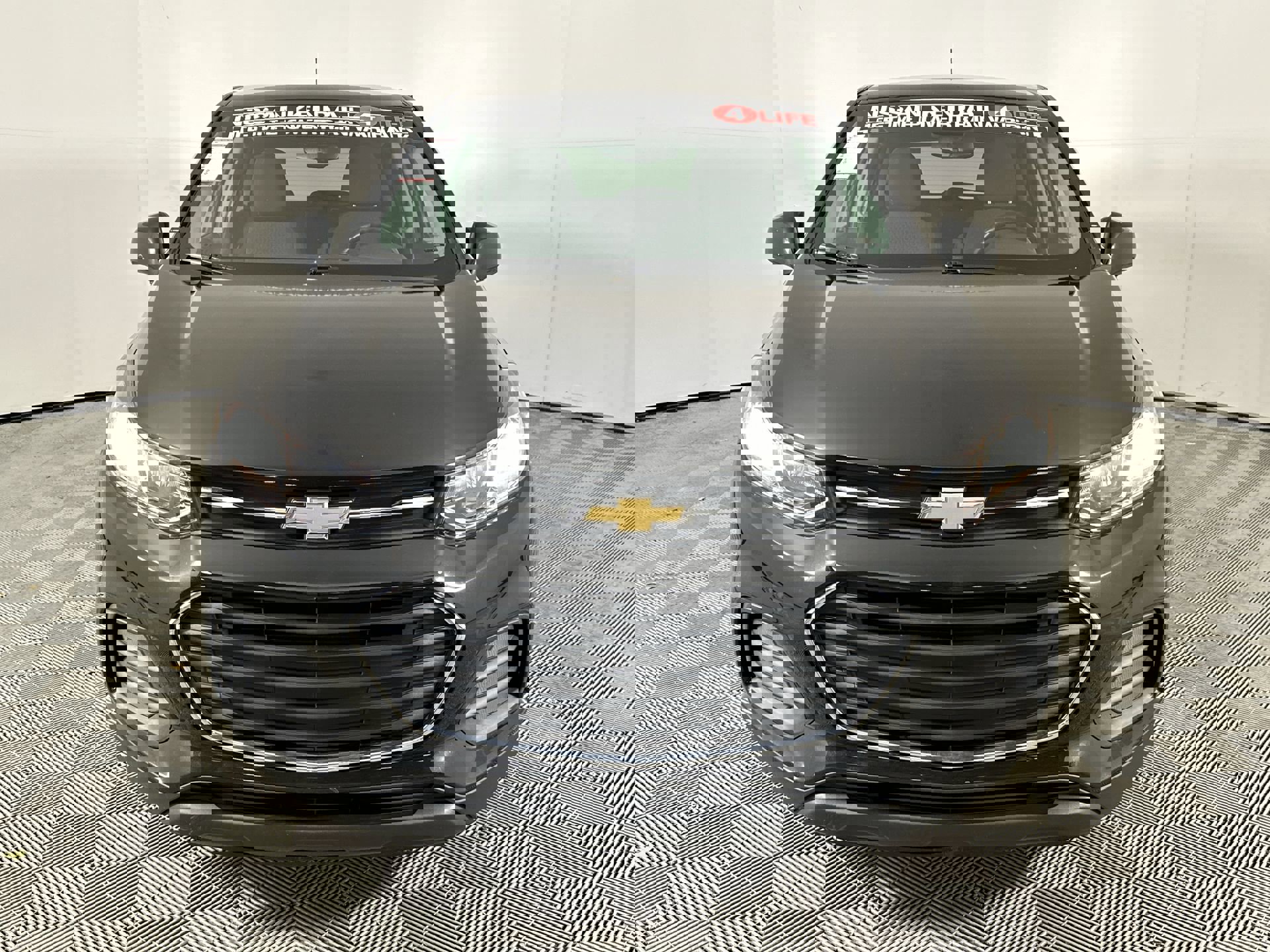 2022 Chevrolet Trax LS photo 3