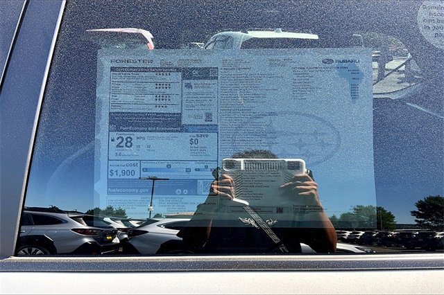 2025 Subaru Forester Touring photo 4