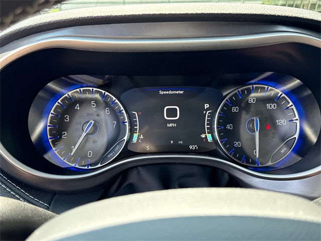 2026 Chrysler Pacifica photo 12