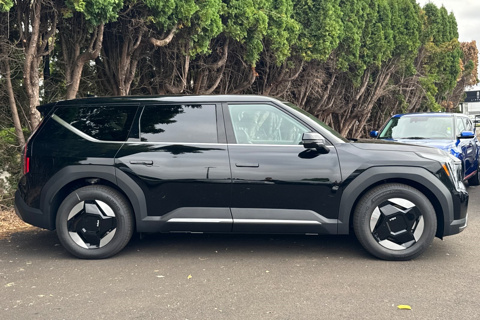 2026 Kia EV9 Light Long Range RWD photo 2