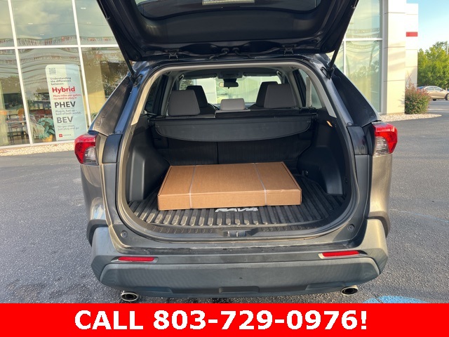 2021 Toyota RAV4 XLE photo 21