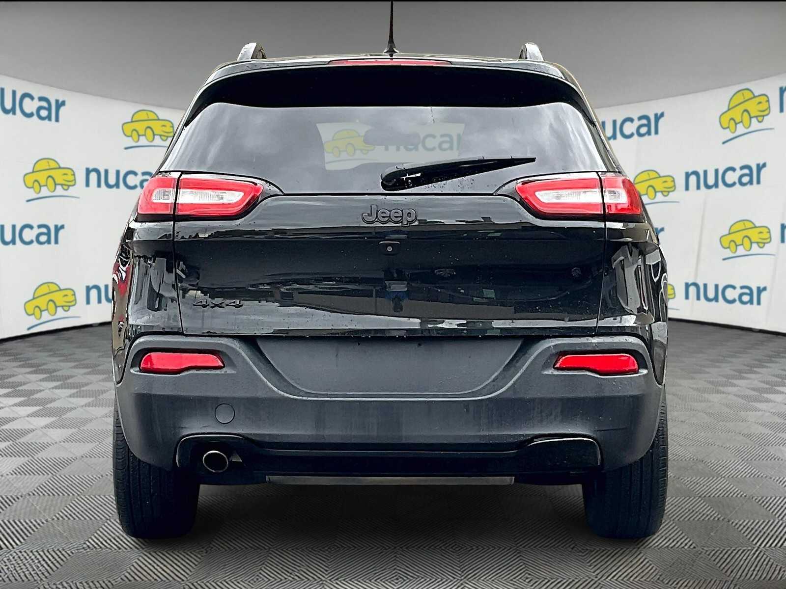 2016 Jeep Cherokee Altitude photo 4