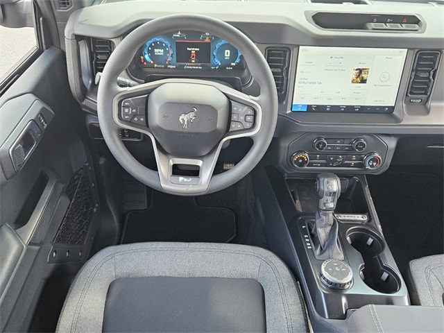 2025 Ford Bronco Base photo 13
