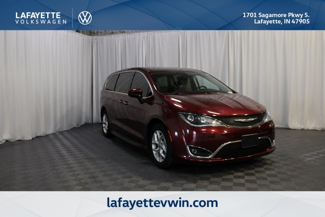 2017 Chrysler Pacifica Touring Plus's photo