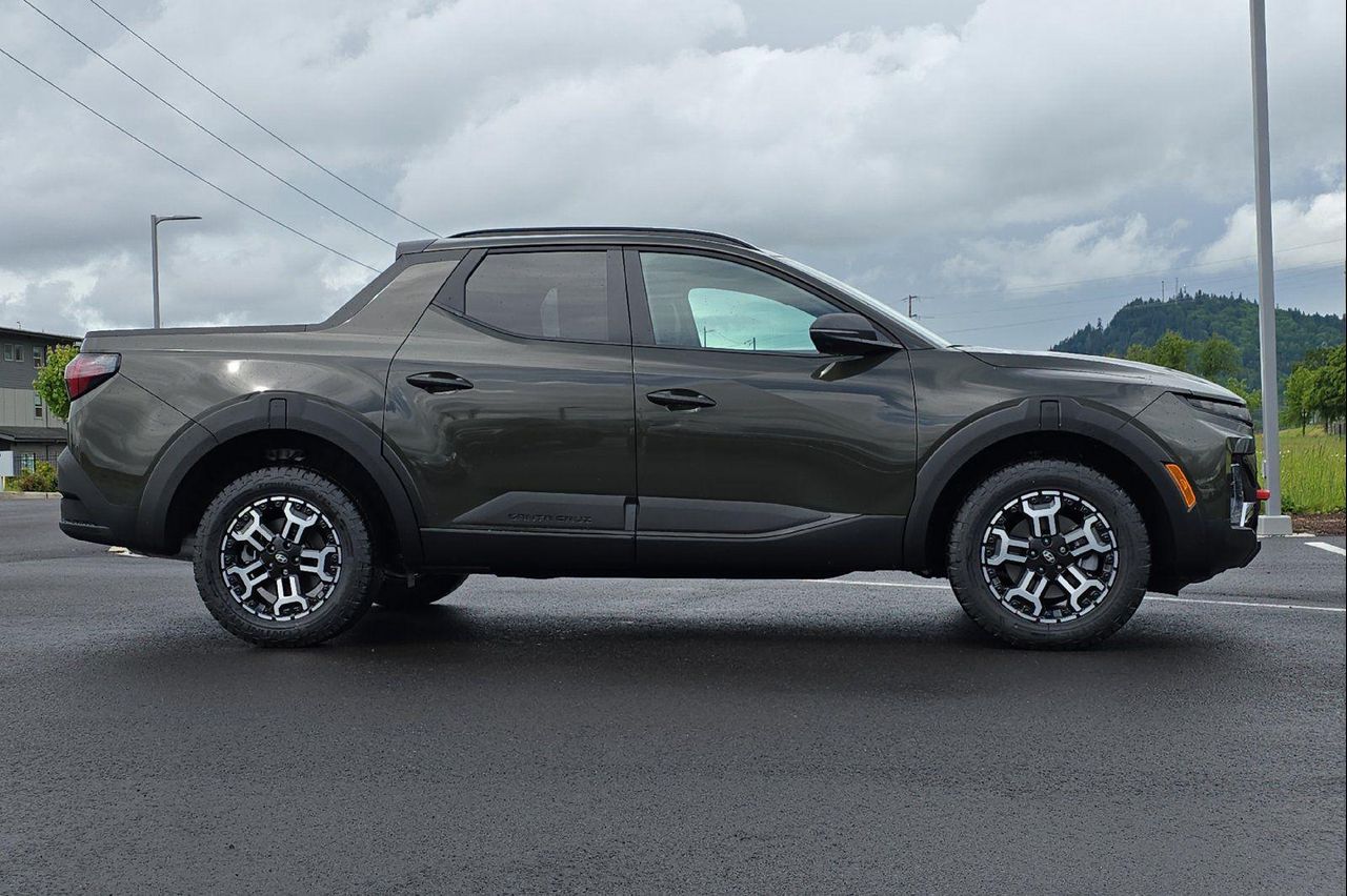 2025 Hyundai Santa Cruz XRT photo 2