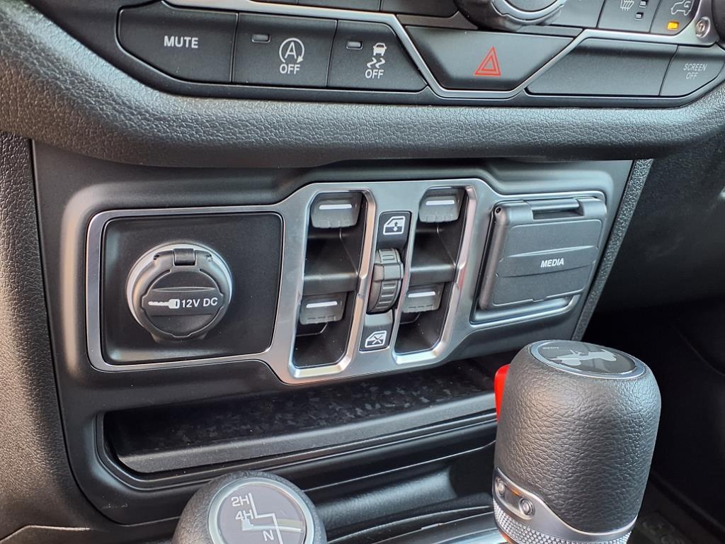 2025 Jeep Wrangler Sport S photo 11