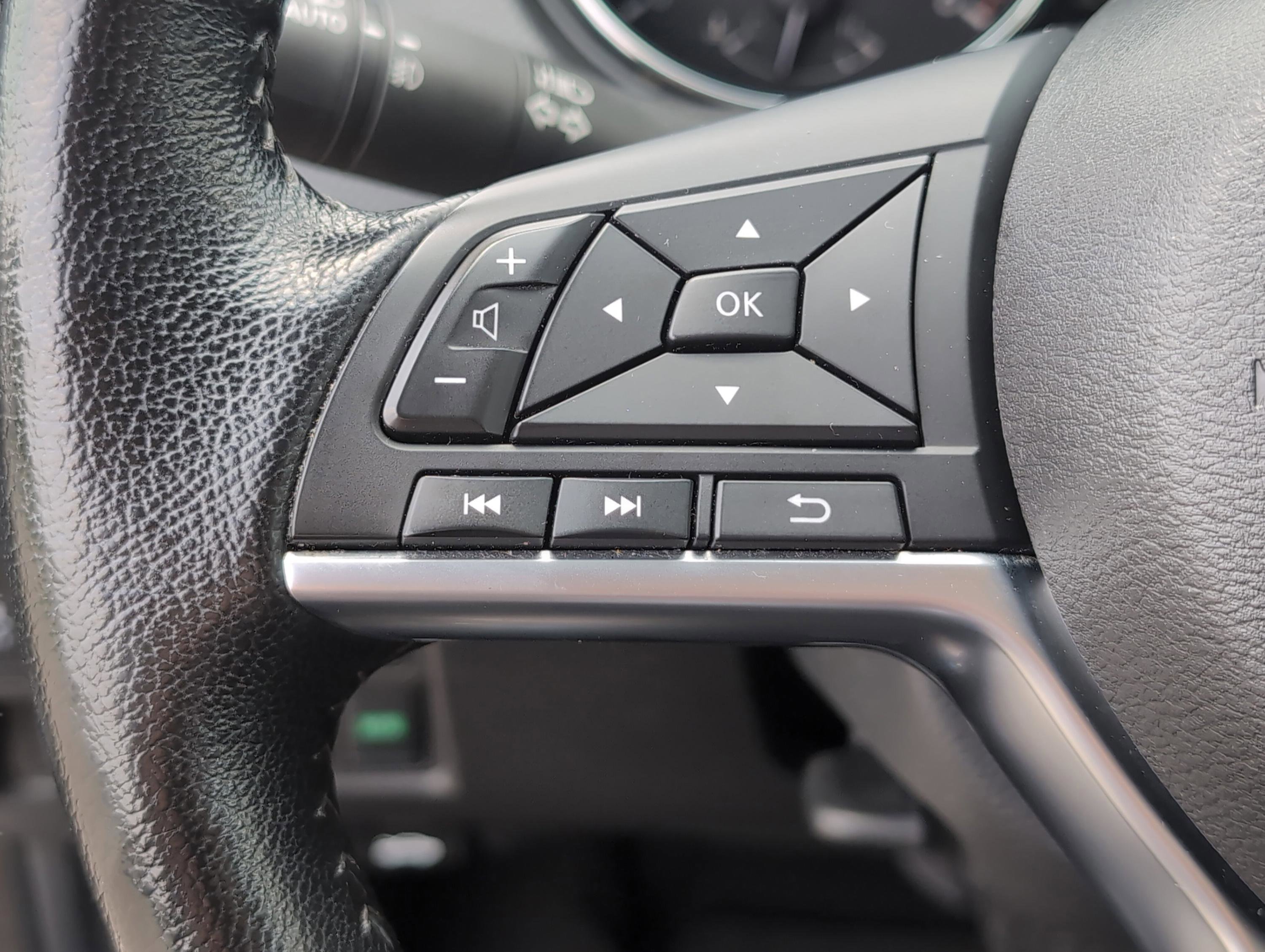 2022 Nissan Rogue Sport SV photo 17