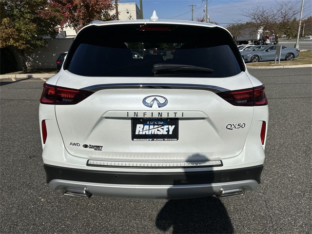 2025 Infiniti QX50 Luxe photo 2