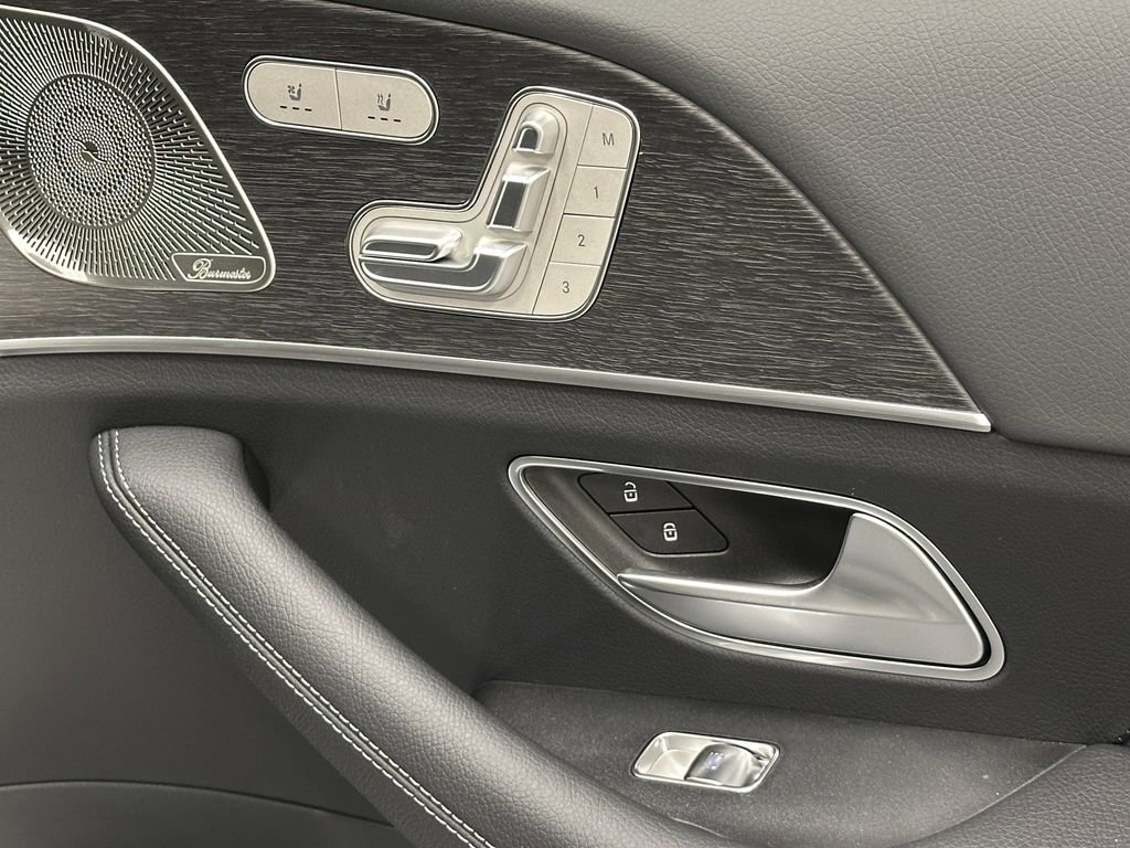 2026 Mercedes Benz GLS 450 4MATIC photo 17