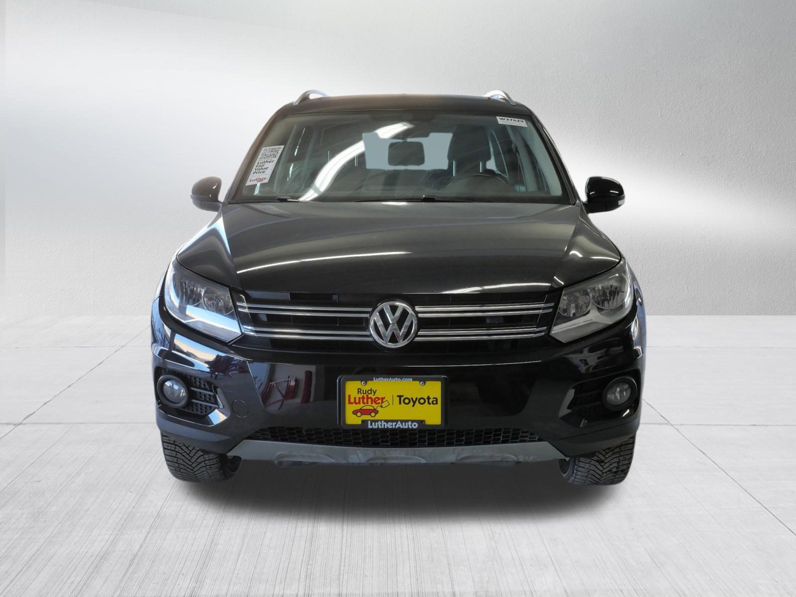 Used 2014 Volkswagen Tiguan S with VIN WVGBV3AXXEW567629 for sale in Golden Valley, Minnesota