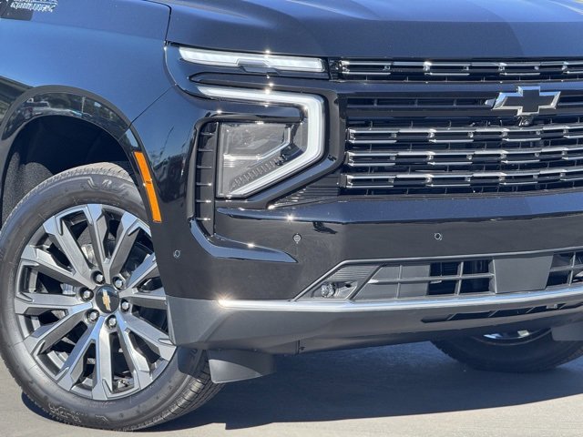 2025 Chevrolet Suburban High Country photo 4