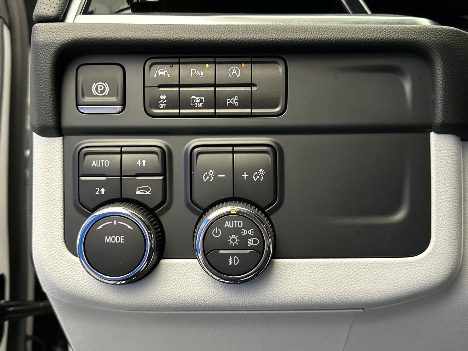 2025 Chevrolet Tahoe Premier photo 13