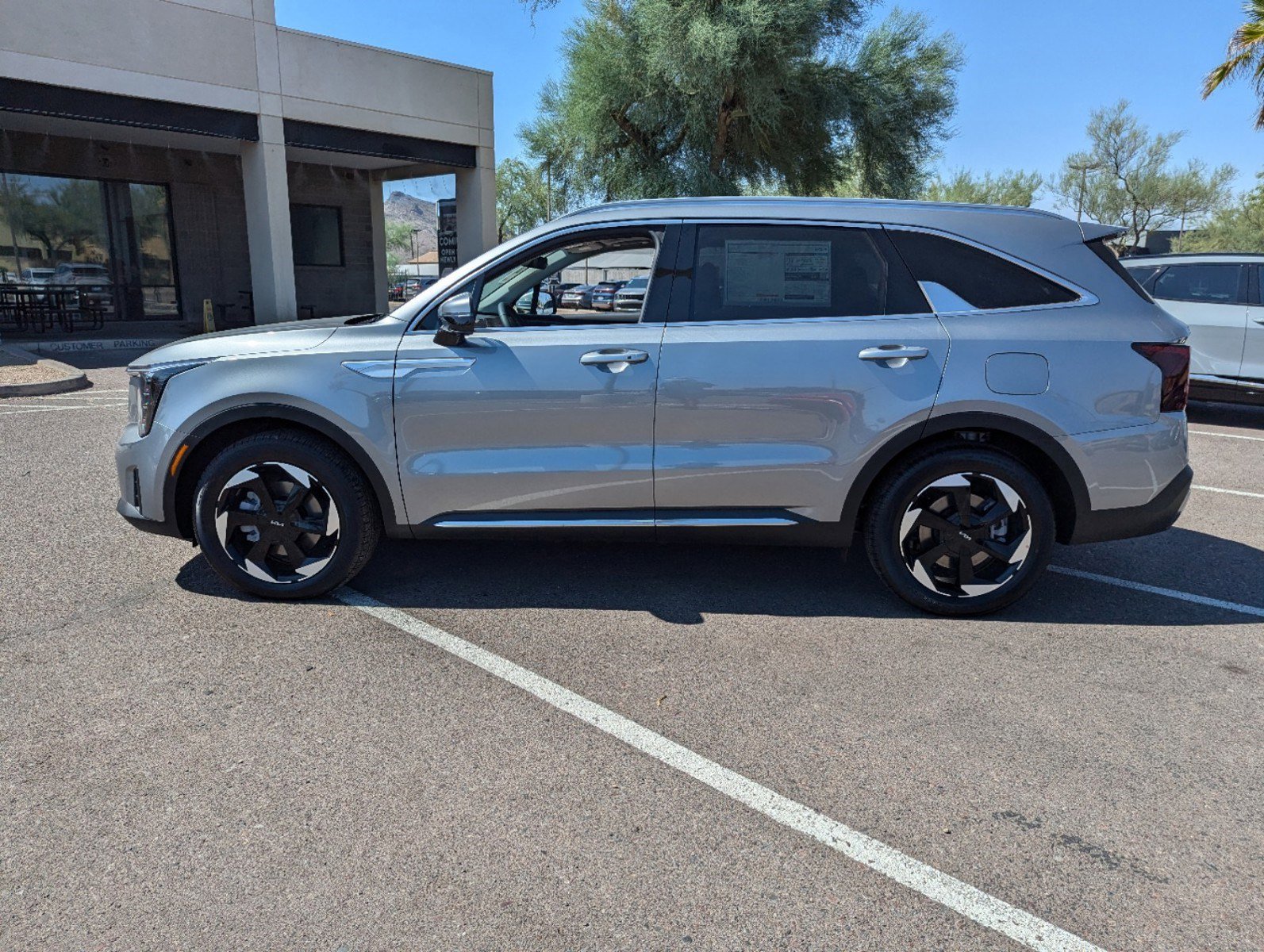 2025 Kia Sorento Plug-In Hybrid EX photo 4