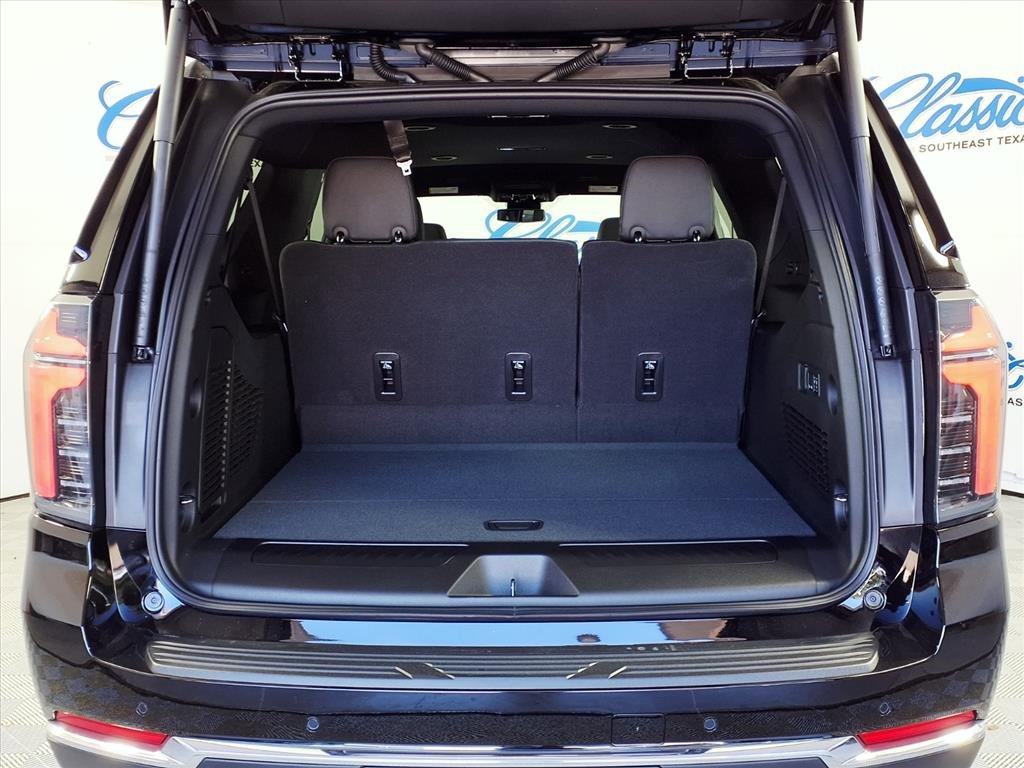 2026 Chevrolet Suburban LT photo 19