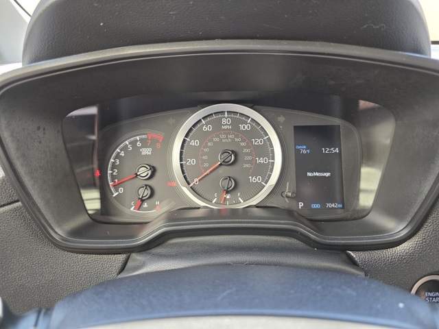2022 Toyota Corolla Cross LE photo 16