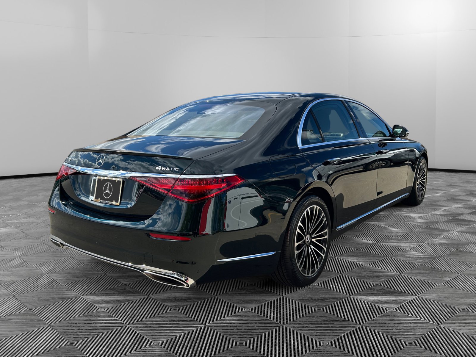 2026 Mercedes Benz S 580 4MATIC photo 5
