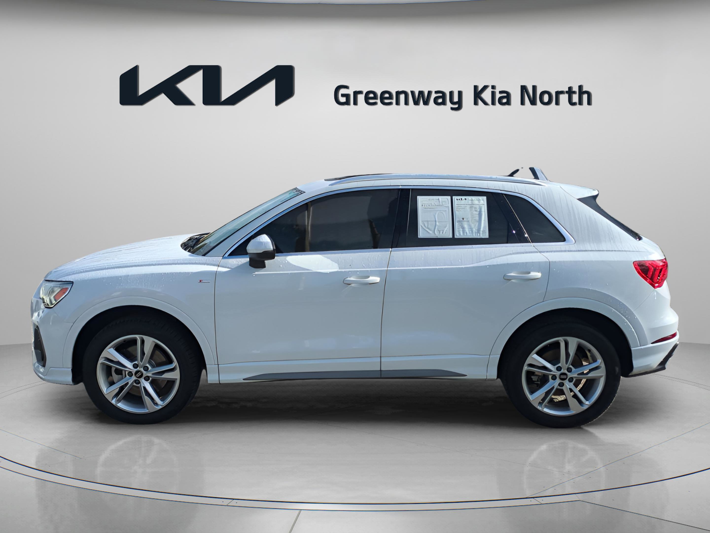2022 Audi Q3 S line Premium Plus photo 4