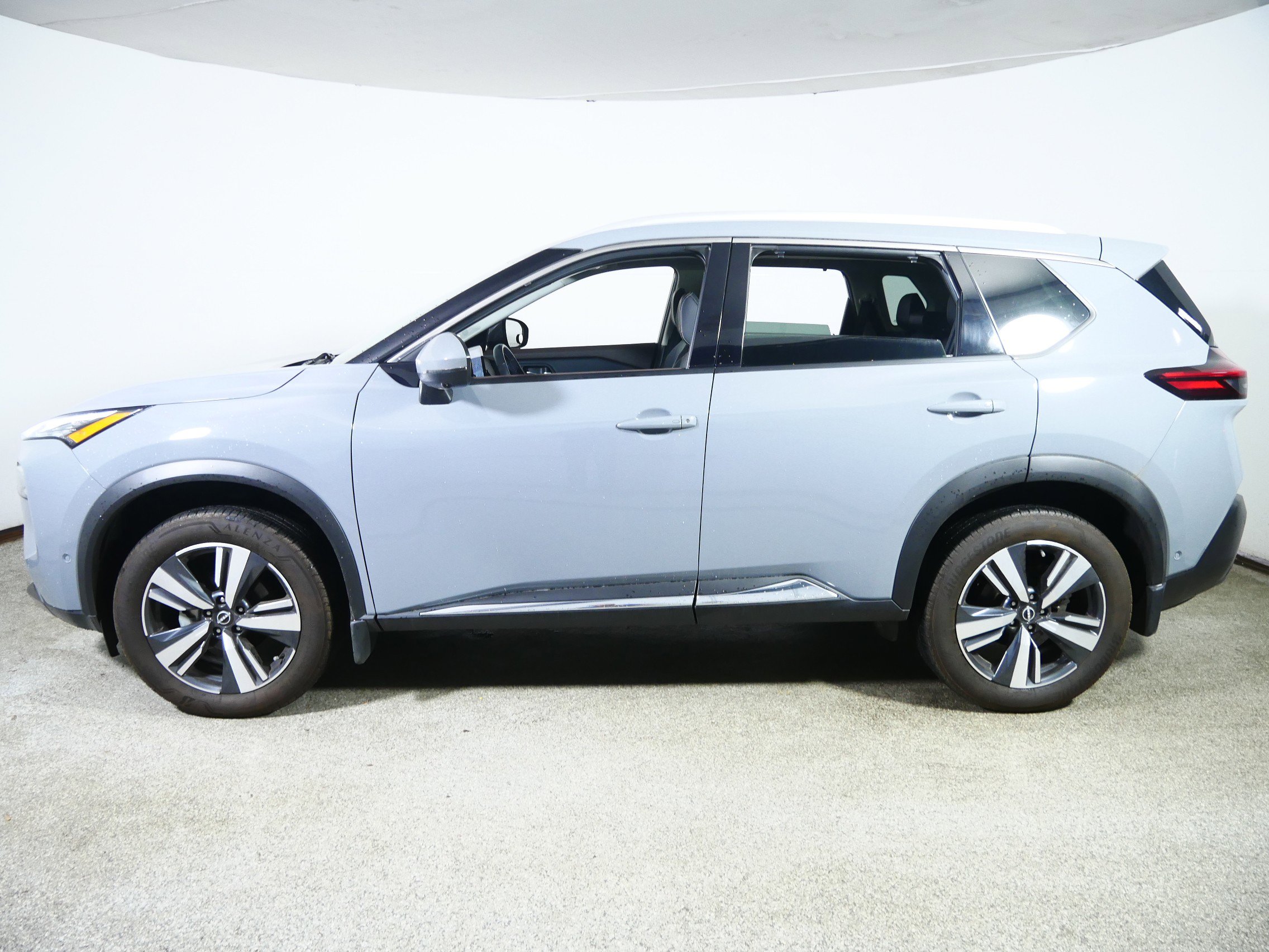 2023 Nissan Rogue SL photo 4