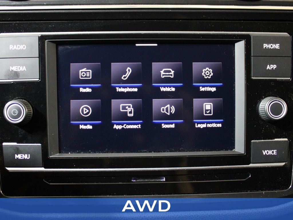2020 Volkswagen Tiguan S photo 2