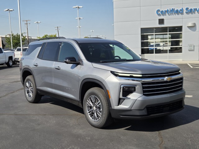 2026 Chevrolet Traverse photo 2