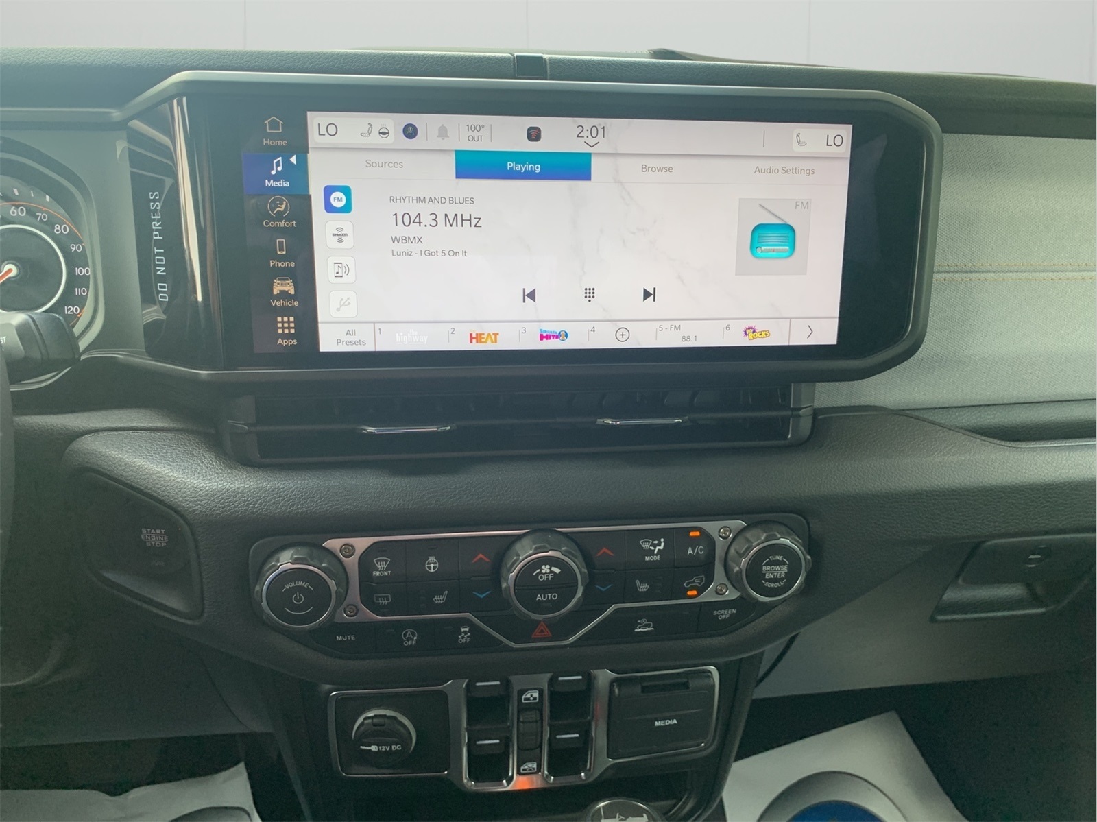 2025 Jeep Wrangler Sport S photo 18