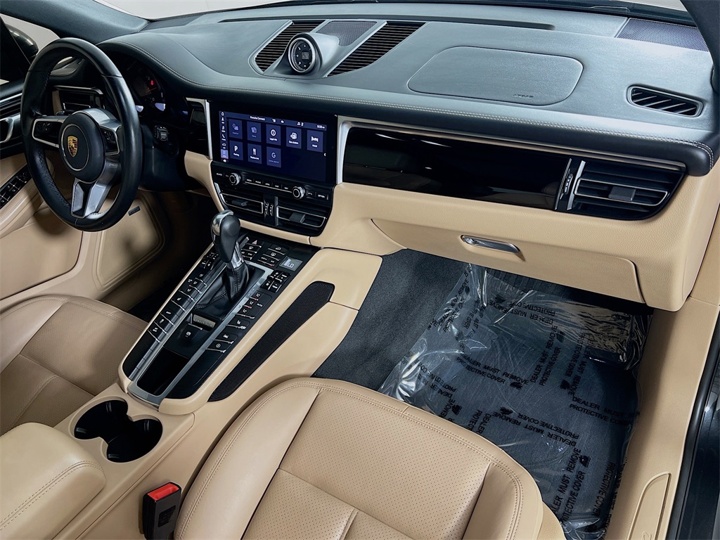 2021 Porsche Macan Base photo 30