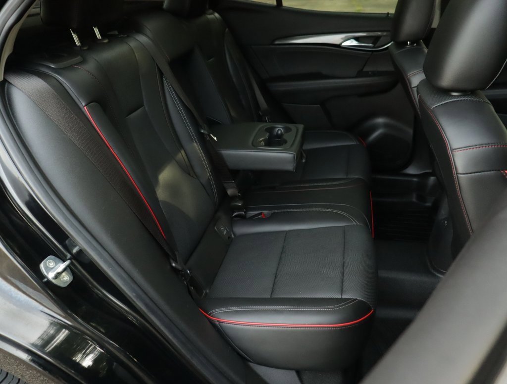 2023 Buick Envision Essence photo 26