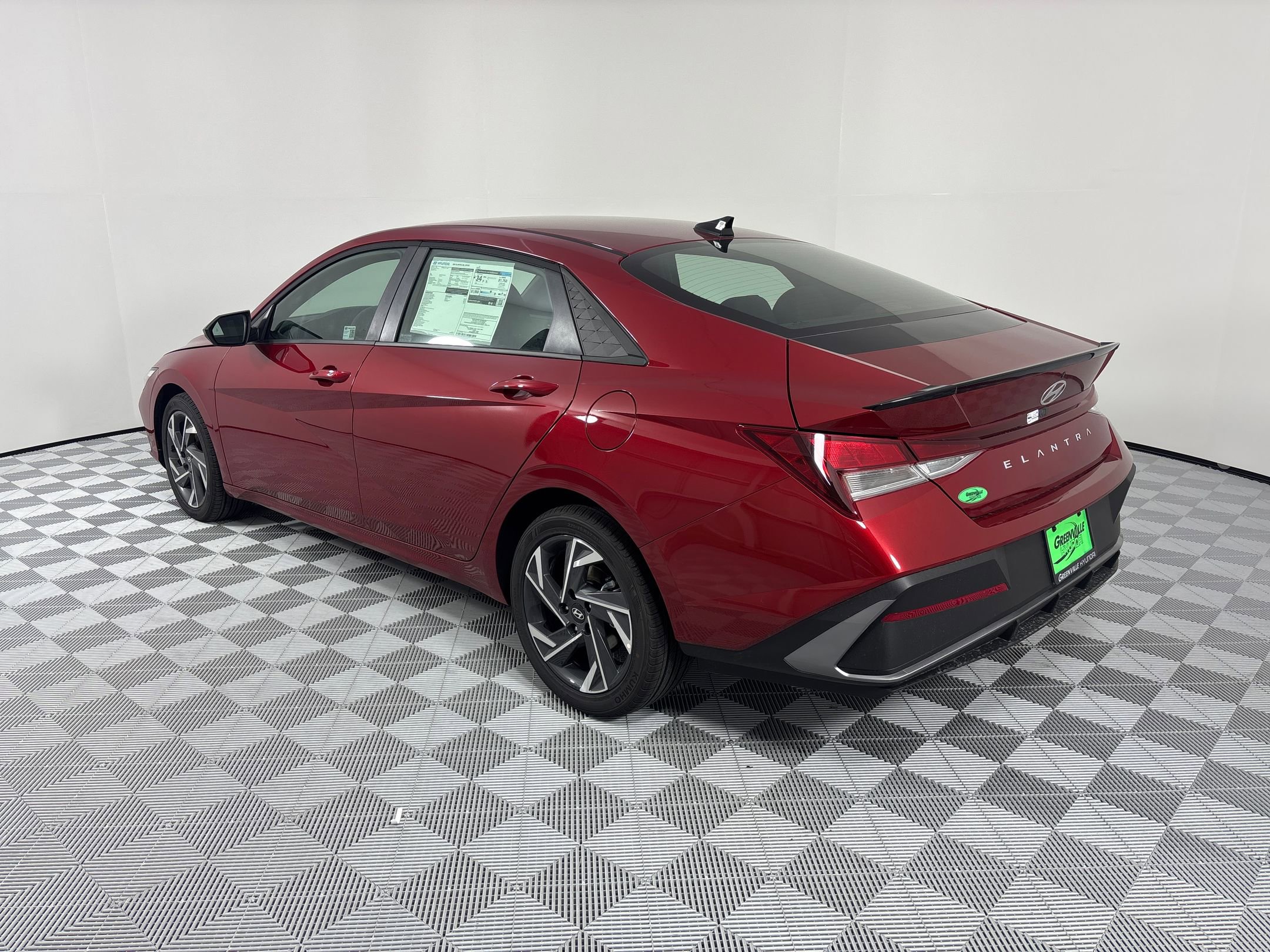 2025 Hyundai Elantra SEL Sport photo 3
