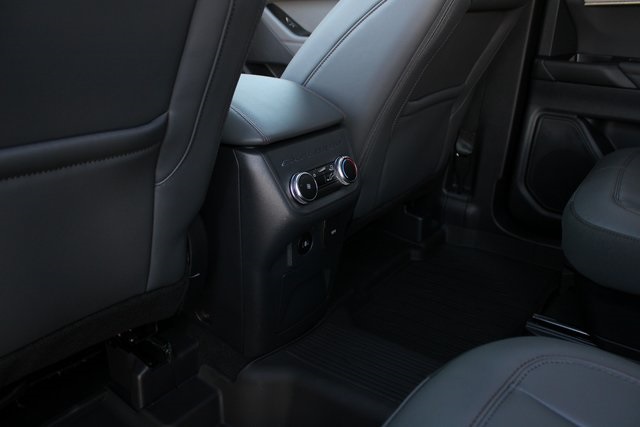 2025 Ford Explorer photo 4