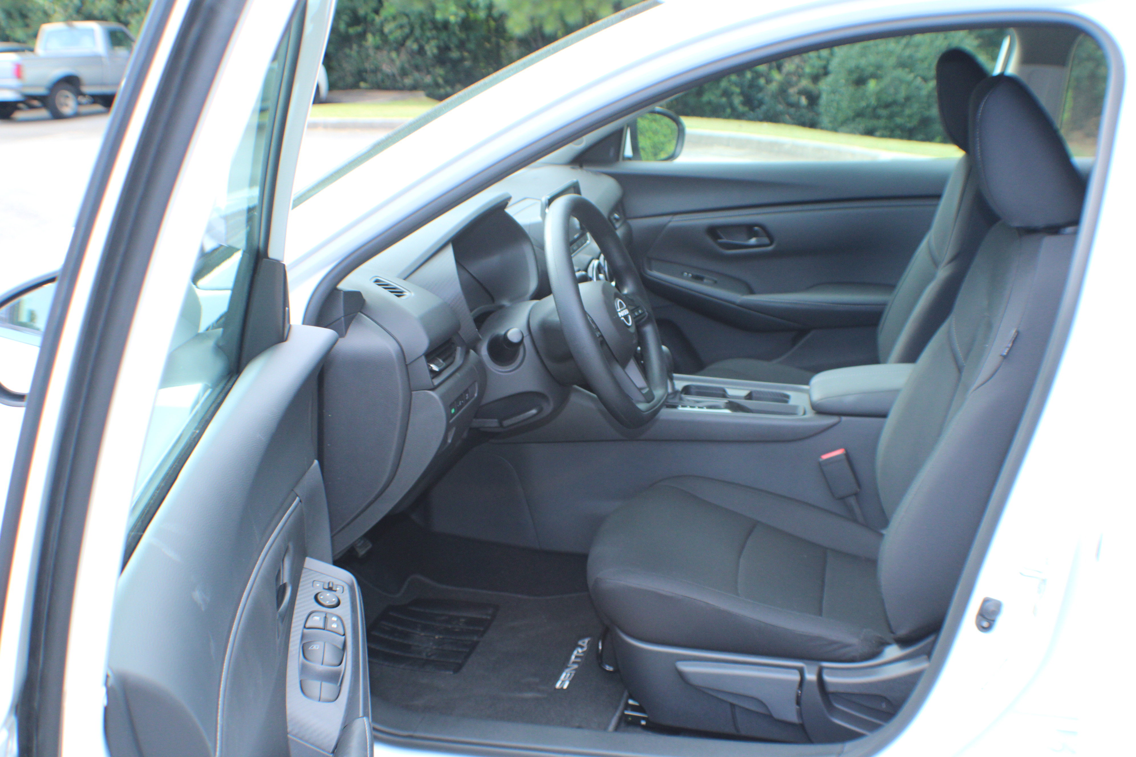 2025 Nissan Sentra S photo 4