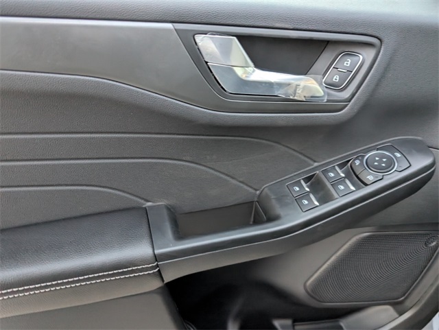 2025 Ford Escape Plug-In Hybrid photo 9