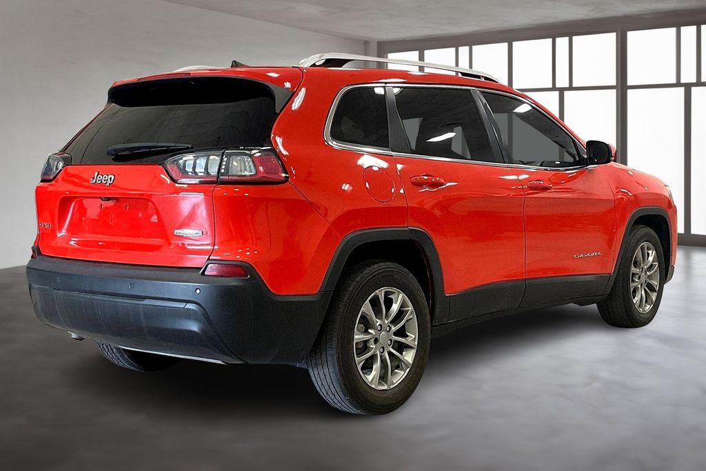 2021 Jeep Cherokee Latitude photo 2