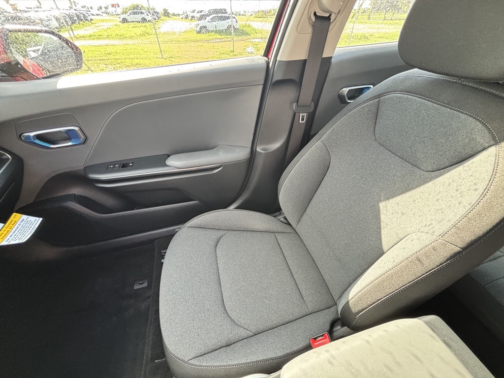2025 Kia K4 LXS photo 19