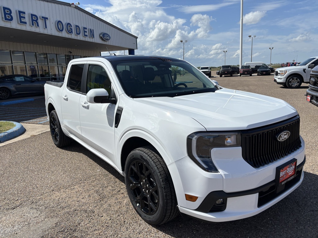 2025 Ford Maverick Lobo's photo