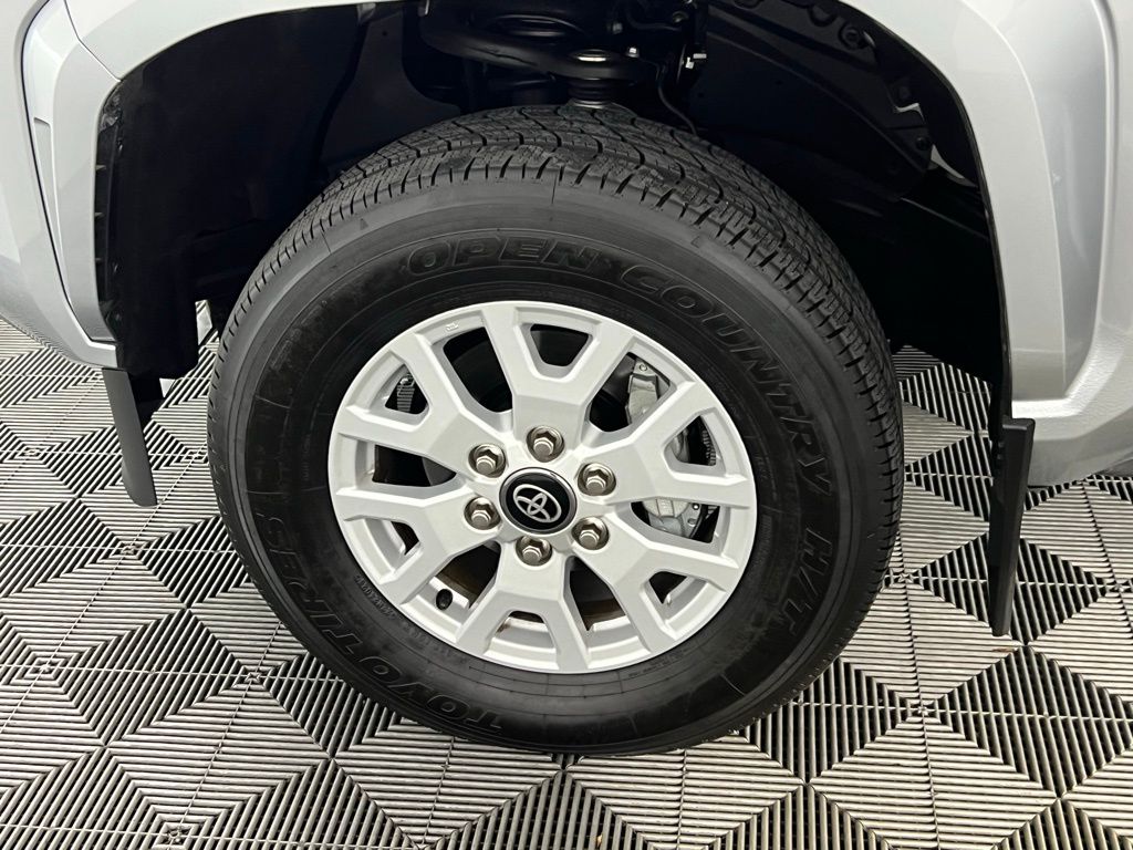 2024 Toyota Tacoma SR5 photo 7