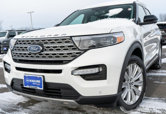 2023 Ford Explorer Limited's photo