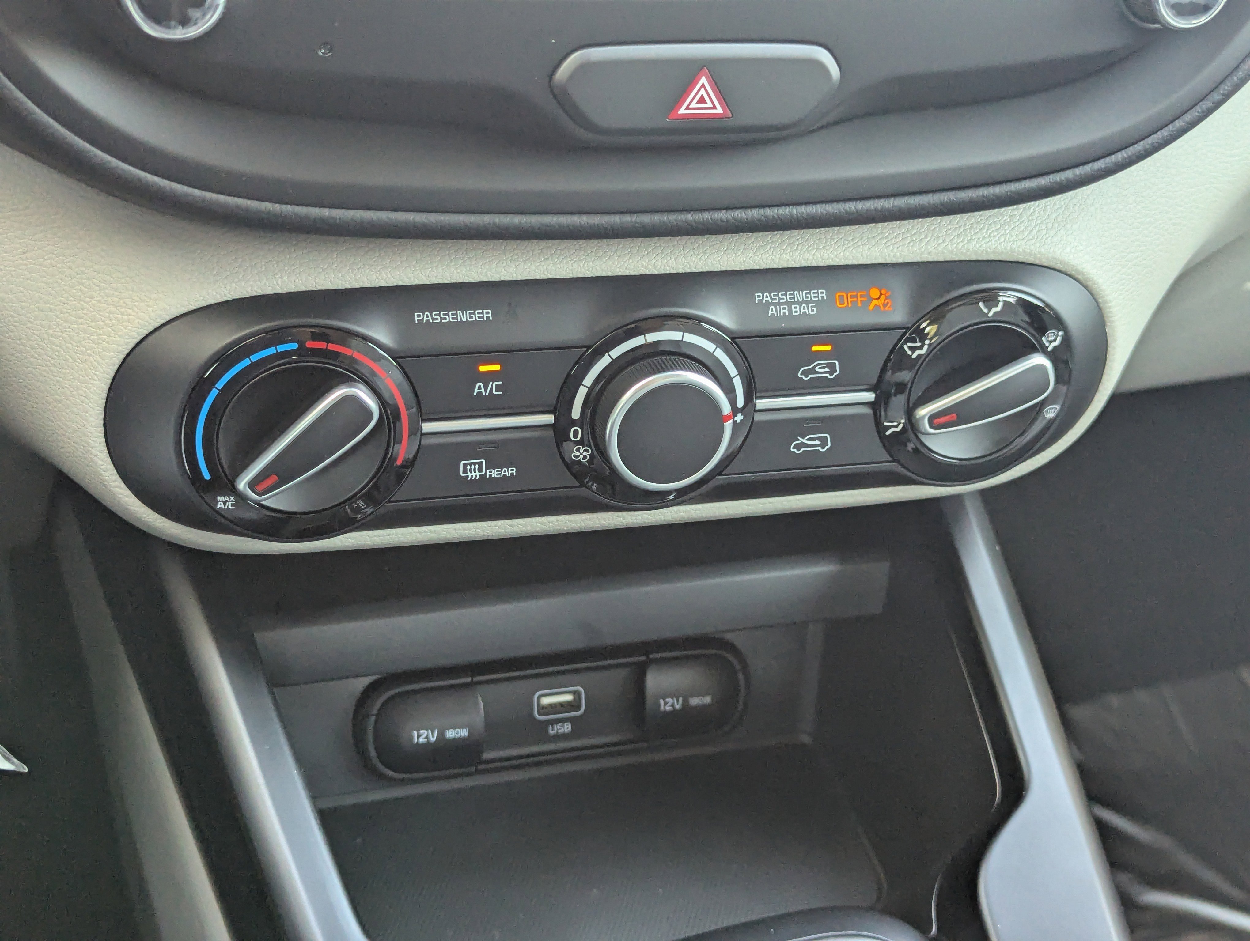 2025 Kia Soul LX photo 7