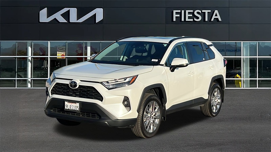 2024 Toyota RAV4 XLE Premium photo 2