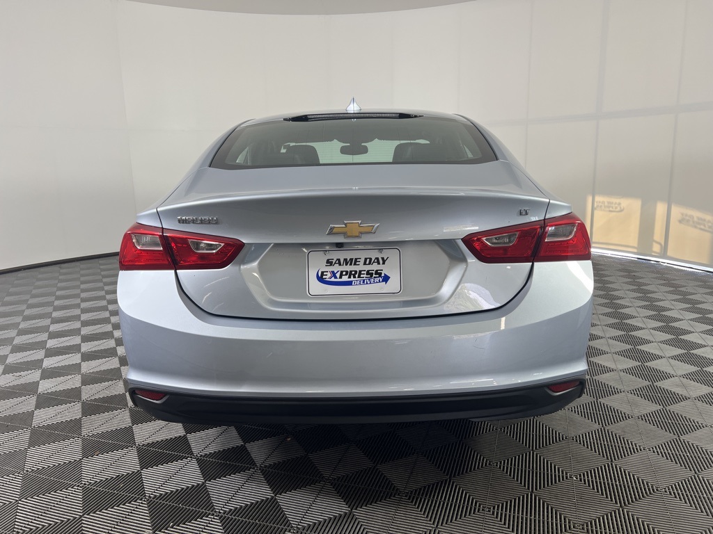 2017 Chevrolet Malibu 1LT photo 23
