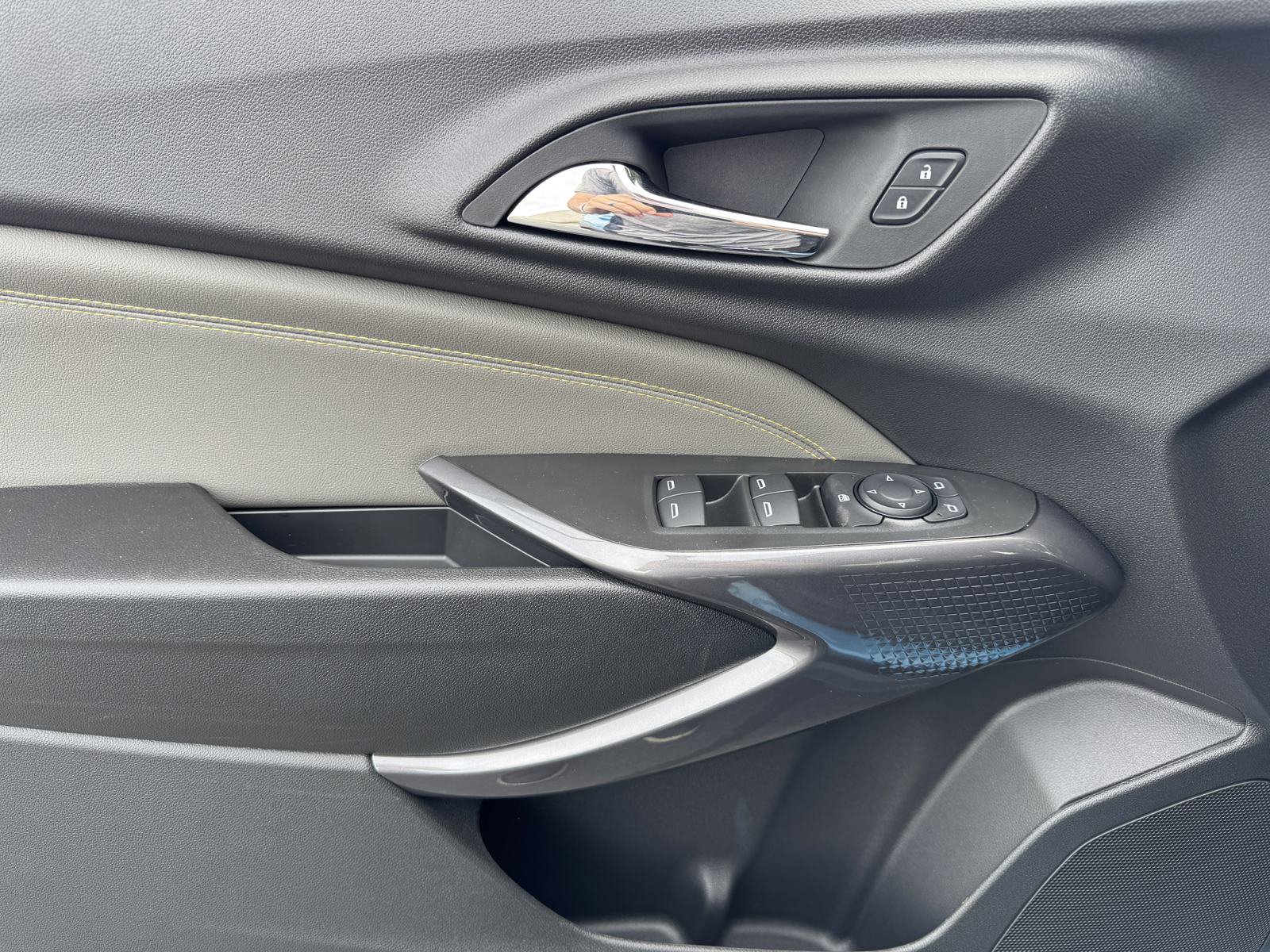 2025 Chevrolet Trax ACTIV photo 4