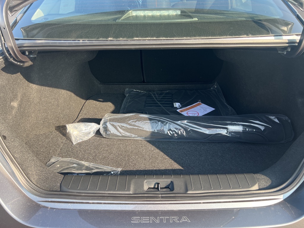2025 Nissan Sentra SV photo 11