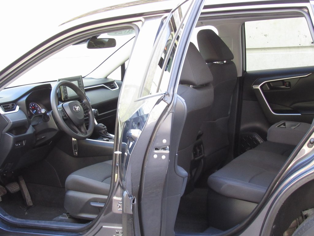 2021 Toyota RAV4 Hybrid LE photo 13