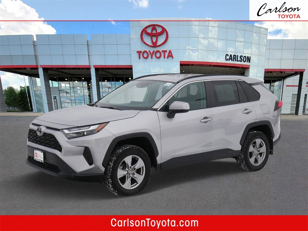 2022 Toyota RAV4 XLE's photo