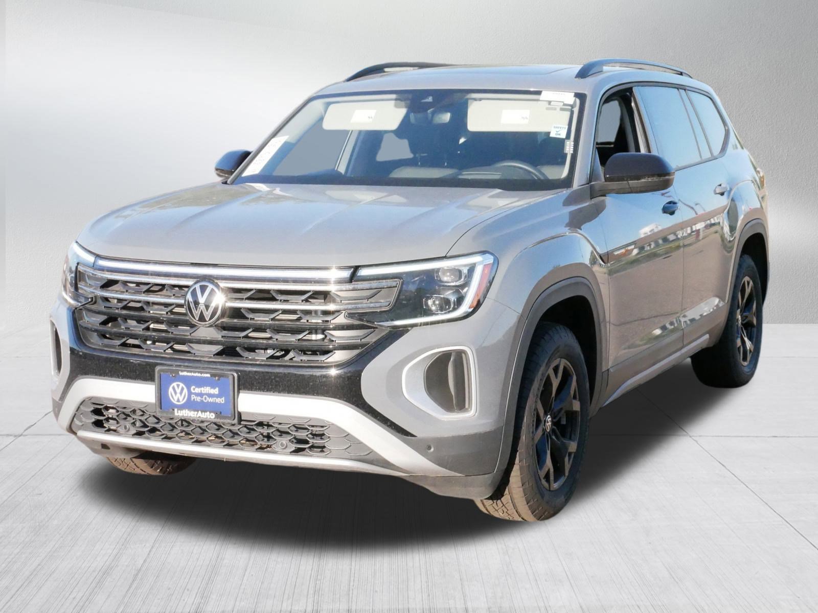 Certified 2024 Volkswagen Atlas Atlas Peak Edition with VIN 1V2GR2CA7RC606653 for sale in Brooklyn Center, Minnesota