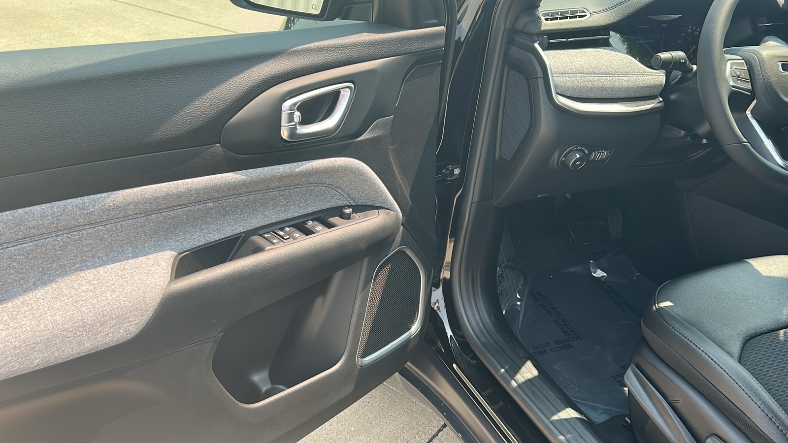 2025 Jeep Compass Latitude photo 12