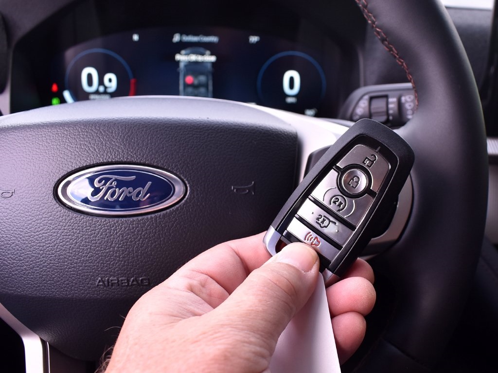 2025 Ford Explorer photo 11