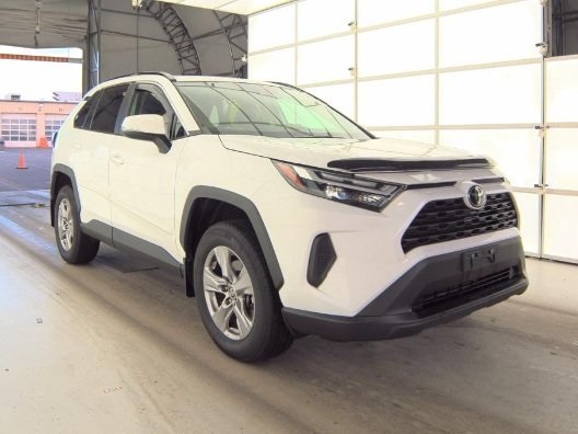 2022 Toyota RAV4 XLE's photo