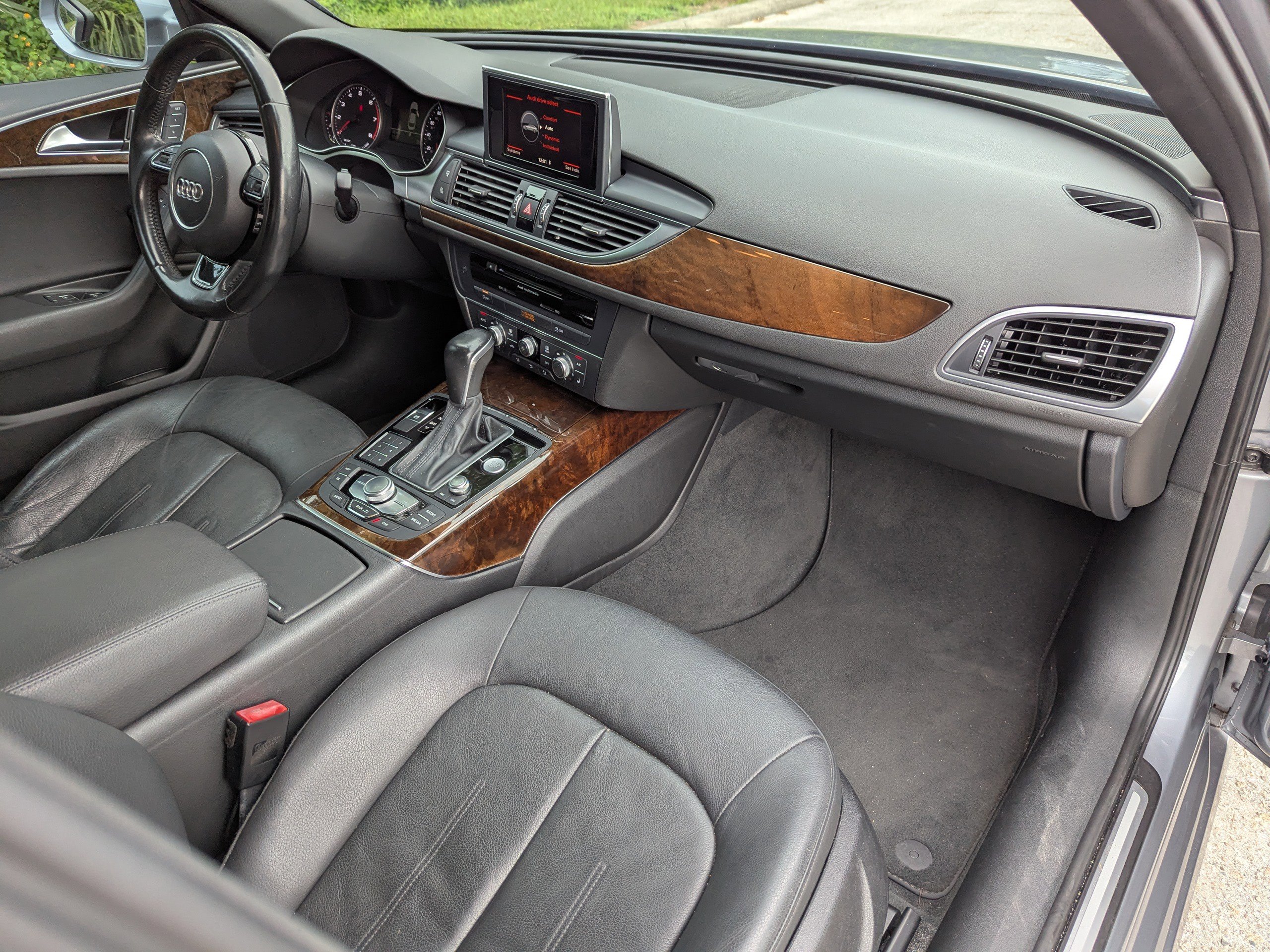 2017 Audi A4 Ultra Premium photo 12