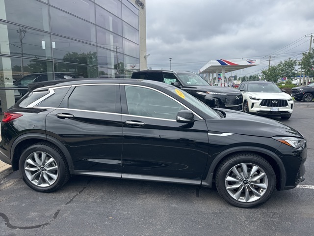 2022 Infiniti QX50 PURE photo 2